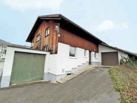 Außenansicht - Haus kaufen in Treuchtlingen - Einfamilienhaus mit Potenzial in Treuchtlingen