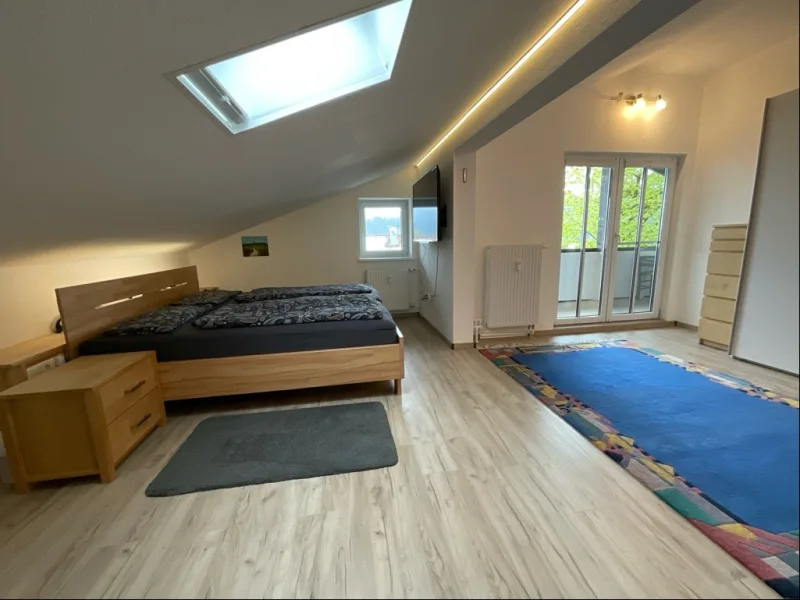 Elternschlafzimmer mit Zugang Ostbalkon