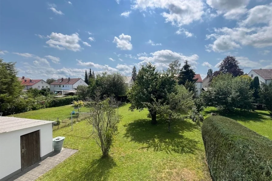 Großes sonniges Gartengrundstück - Haus kaufen in Kaufbeuren - Attraktives Wohnhaus mit großem Garten