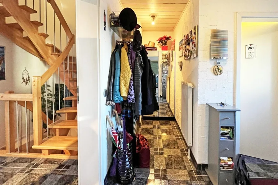 Große Garderobe im Eingangbereich