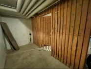 Keller mit Vorraum