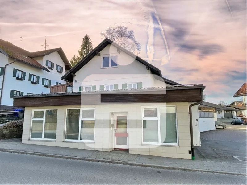 Titelbild - Sonstige Immobilie kaufen in Lechbruck - Großzügig Wohnen mit kleiner Gewerbeeinheit