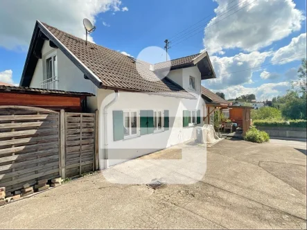 Titelbild - Haus kaufen in Lechbruck - Großzügiges Wohnhaus mit Einliegerwohnung