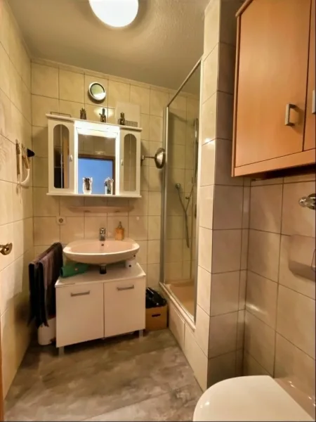 Duschbad mit WC Wohnung 1 OG