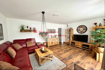 Wohnzimmer - Wohnung kaufen in Grassau - gemütliche 3-Zimmer-Wohnung im Hochparterre