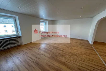 Wohnbereich - Wohnung kaufen in Trostberg - Moderne 4-Zimmer-Wohnung in Trostberg