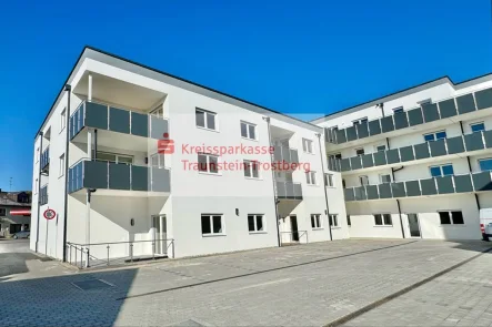 Süd-Ost-Ansicht - Wohnung kaufen in Traunreut - Neu - zentral - modern!