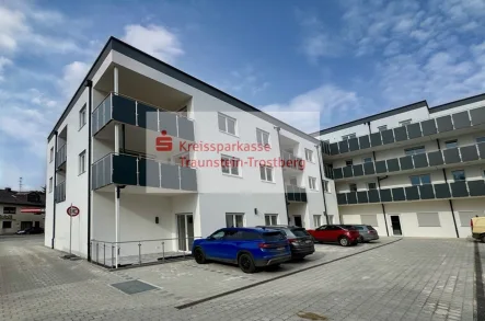 Süd-Ost-Ansicht - Wohnung kaufen in Traunreut - Neu - zentral - modern!