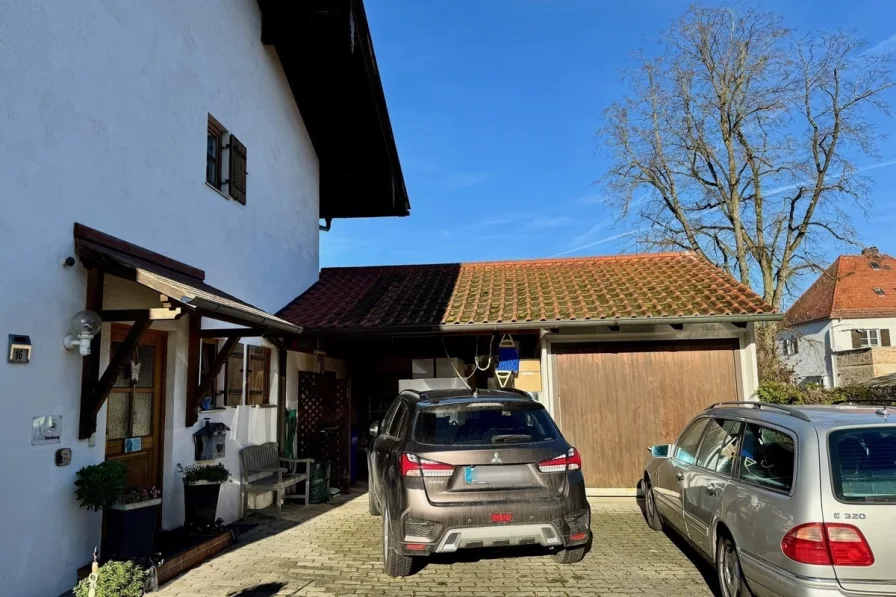 Garage und Carport