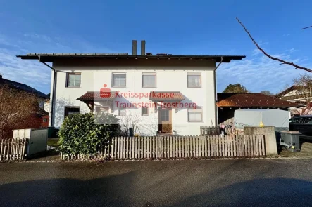 Außenansicht - Haus kaufen in Trostberg - familienfreundliche Doppelhaushälfte 