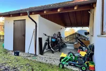 Carport und Garage