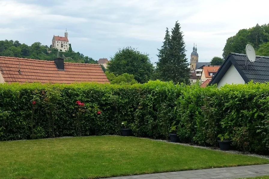 Blick zur Burg und der Basilika