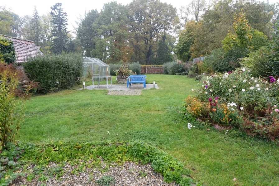 Garten mit Blumen