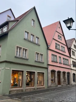 Außenansicht1 - Wohnung mieten in Rothenburg - Komfort der Gegenwart hinter historischen Mauern