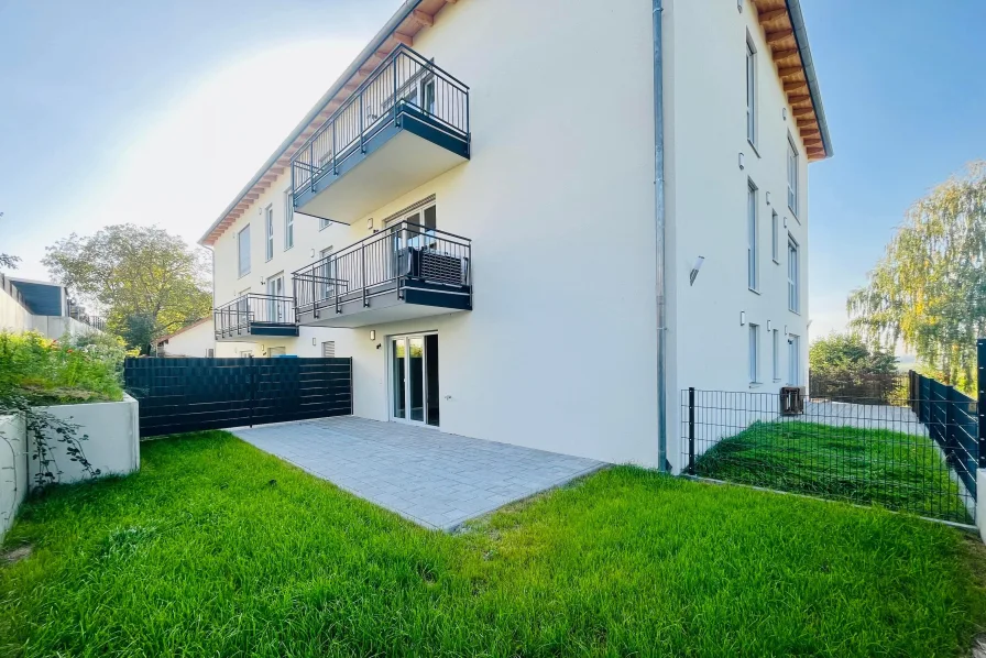 Terrasse mit Gartenanteil - Wohnung mieten in Bogen - Hochwertige 2-Zimmer-Wohnung - Baujahr 2023