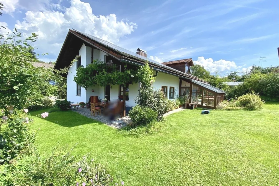 Außenansicht - Haus kaufen in Lalling - „Ein Traum von einem Haus“ 