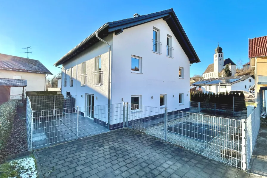 Außenansicht - Haus kaufen in Deggendorf - Newcomer des Jahres!