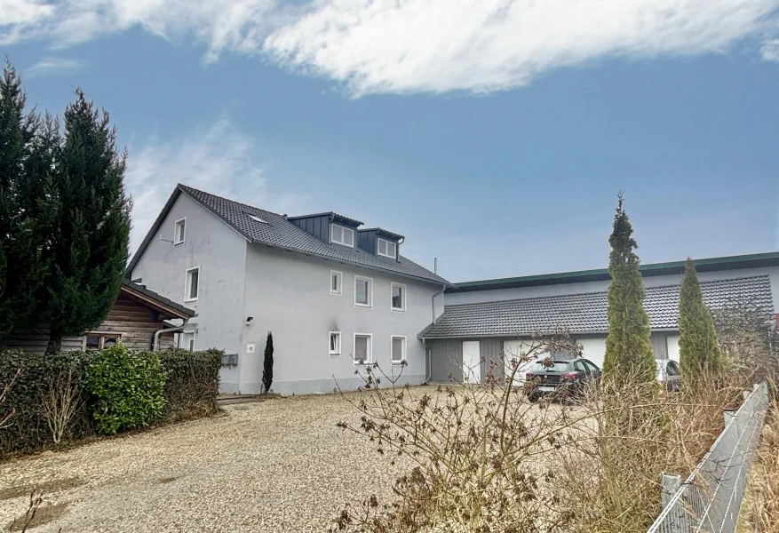 Außenansicht - Haus kaufen in Deggendorf - Top-saniertes Mehrfamilienhaus