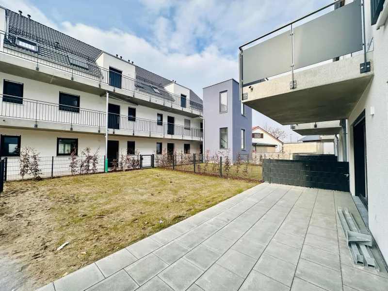 Terrasse und Garten - Wohnung kaufen in Saal - Bezugsfertige Neubauwohnungen „Zum Postillion“ in Saal/Donau 