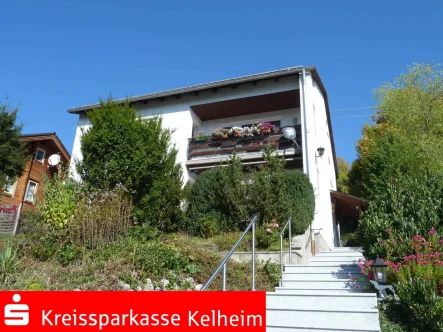 Ansicht - Haus kaufen in Kelheim - Zweifamilienhaus mit umweltfreundlicher Photovoltaik-Anlage