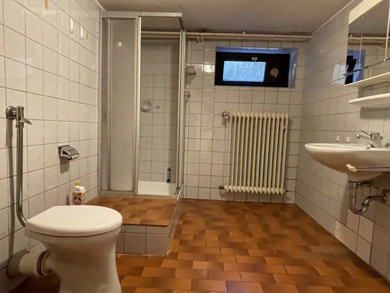 Dusche/WC im Keller