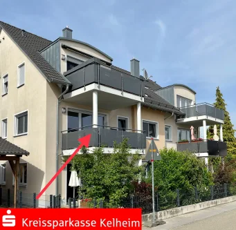 Außenansicht - Wohnung kaufen in Siegenburg - vermietete 3 Zimmerwohnung mit Balkon und 2 Stellplätzen in Siegenburg