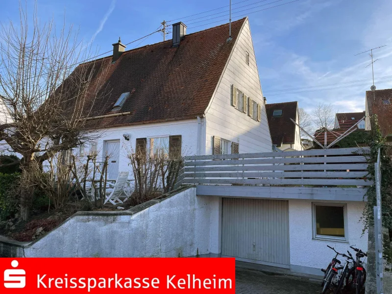 Außenansicht - Haus kaufen in Mainburg - vermietete Doppelhaushälfte mit Garage in Mainburg