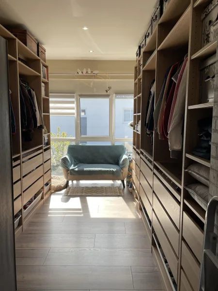 Garderobe im OG