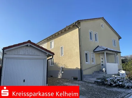 Nordansicht - Haus kaufen in Mainburg - Top gepflegte Doppelhaushälfte mit Garage und Stellplatz in Mainburg