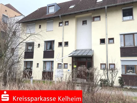 Außenansicht - Wohnung kaufen in Kelheim - Äußerst gepflegte 2,5 Zimmer-Wohnung mit eigenem Garten in Kelheim-Bauersiedlung 