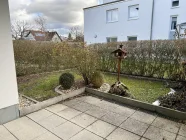 Terrasse und Gartenanteil