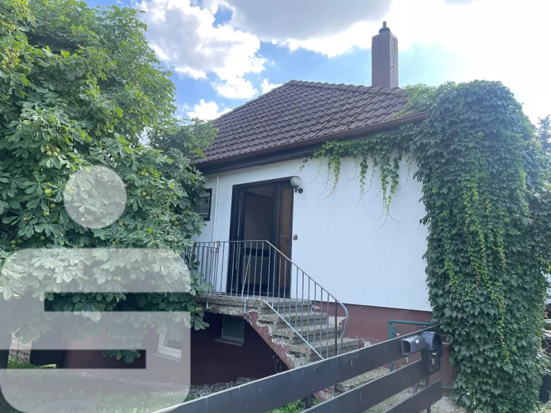 Front - Haus kaufen in Feilitzsch - *schöne Lage - großer Garten*