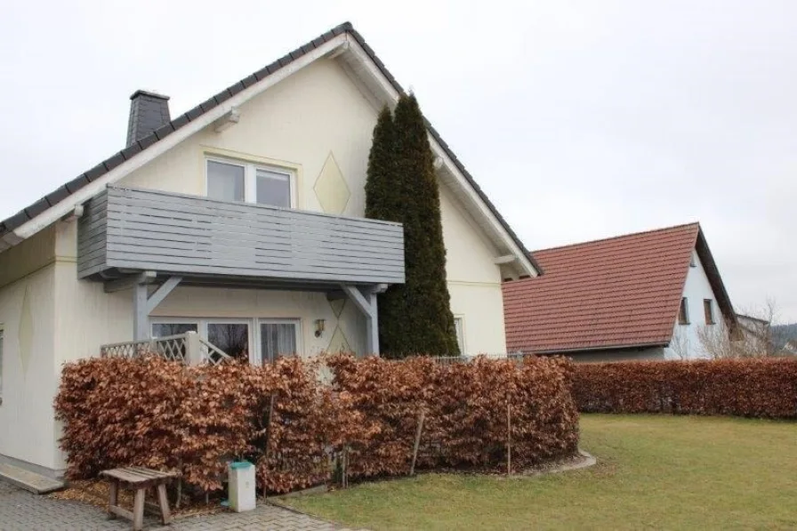 100490-1 - Haus kaufen in Schönwald - Ein-/Zweifamilienhaus in Schönwald