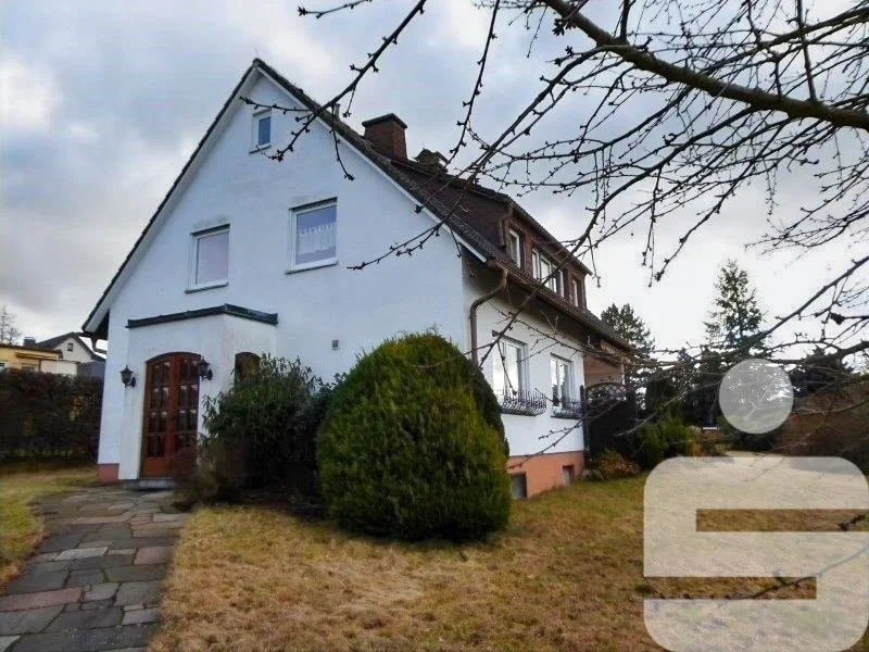 100439-1 - Haus kaufen in Röslau - Ein-/Zweifamilienhaus in Röslau