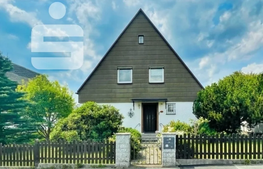 Frontansicht - Haus kaufen in Marktredwitz - Ein-/Zweifamilienhaus in Marktredwitz