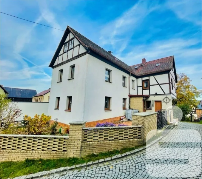 Süd-Ost-Ansicht - Haus kaufen in Hohenberg - Ein-/Zweifamilienhaus in Hohenberg