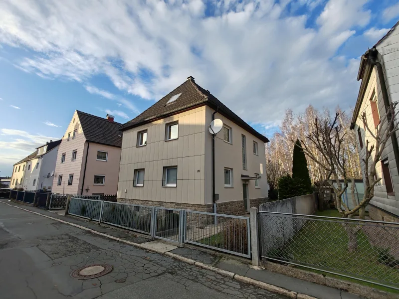 Front - Haus kaufen in Münchberg - Zweifamilienhaus in Münchberg