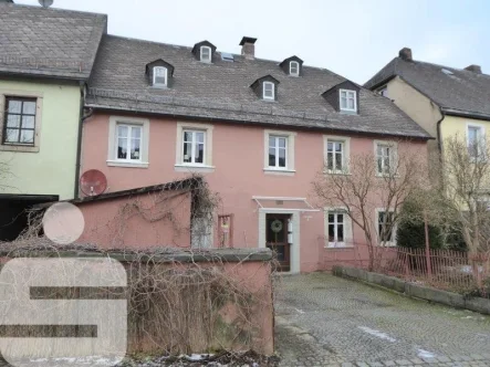 100842-1 - Haus kaufen in Marktleuthen - Ein-/Zweifamilienhaus in Marktleuthen