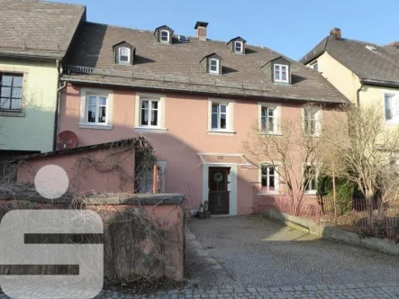 100842-neu-1 - Haus kaufen in Marktleuthen - Ein-/Zweifamilienhaus in Marktleuthen