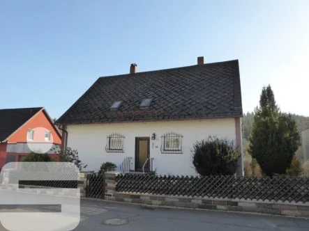 100881-neu-1 - Haus kaufen in Marktleuthen - Ein-/Zweifamilienhaus in Marktleuthen