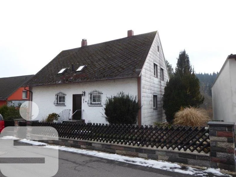 100881-1 - Haus kaufen in Marktleuthen - Ein-/Zweifamilienhaus in Marktleuthen