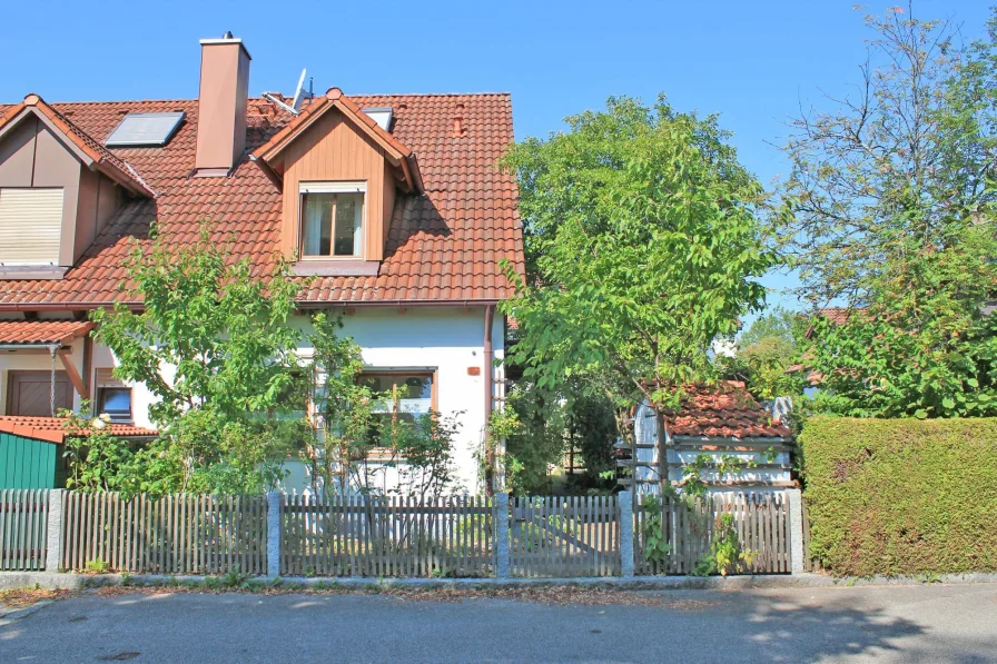 Ansicht Eingang - Haus kaufen in Landsberg - Reiheneckhaus in Landsberg - Ost 