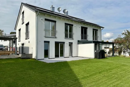 Sonnige Südostansicht - Haus kaufen in Windach - Traumhafter Weitblick