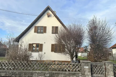 Hausansicht Südseite - Haus kaufen in Untermeitingen - Einfamilienhaus in Untermeitingen