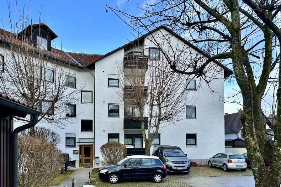 Hausansicht Südseite - Wohnung kaufen in Landsberg - 2-Zimmer-Dachgeschoss-Wohnung in Landsberg-Ost