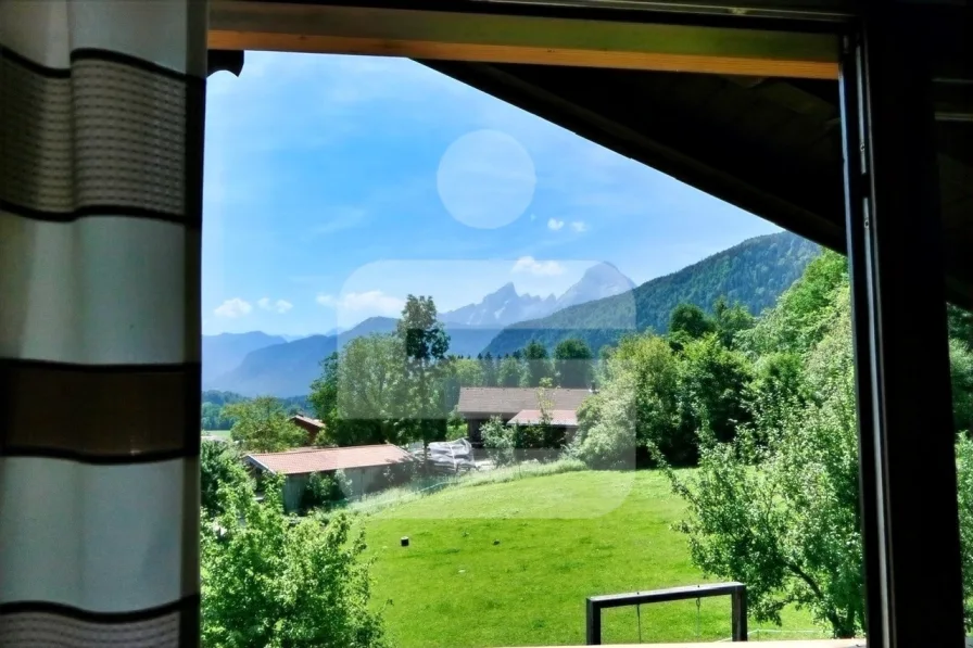 Blick vom Balkonfenster - Wohnung kaufen in Bischofswiesen - Ruhige Lage - Bester Blick - Dachgeschoss