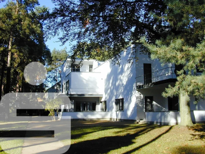 Moderne Bauhausvilla - Symbolbild - Haus kaufen in Inzell - Wohnen wo andere Urlaub machen