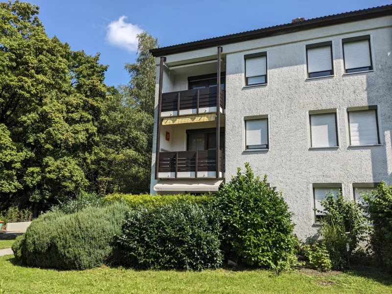 Ansicht Balkon - Wohnung kaufen in Bad Reichenhall - 2 Zimmer  mit Balkon und großem Hobbyraum in Bad Reichenhall