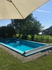 Der ca. 40m² große Pool