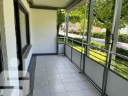 Großer überdachter Balkon